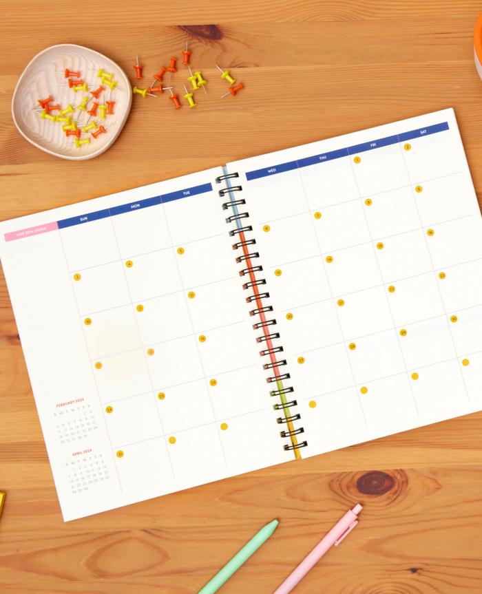 2024 Essential Weekly Monthly Planner