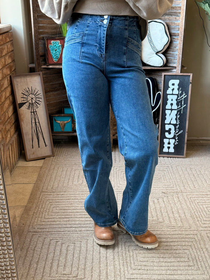 Women’s wide-leg blue denim jeans with slash pockets, mid-rise, button fly