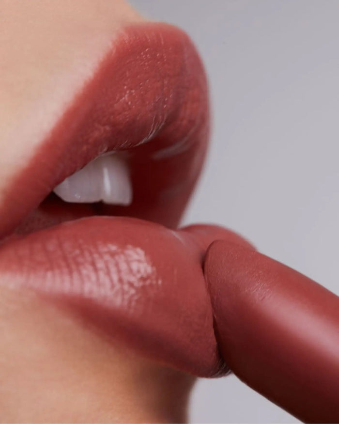 BLUE JEANS Clean Pinky Nude Lipstick HIGHR Collective