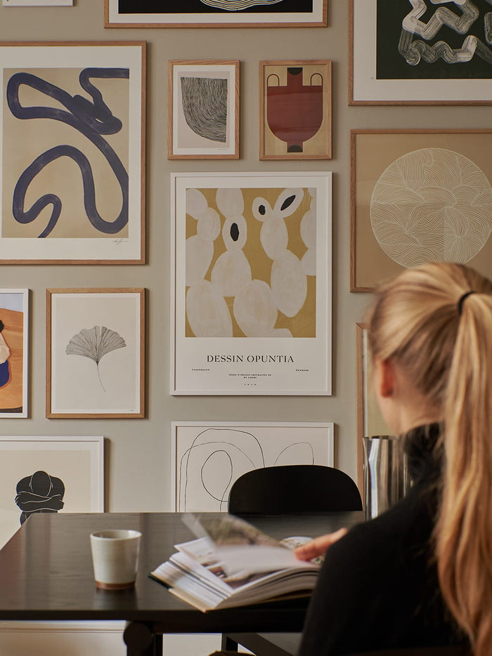 Silhouette Of A Vase 06 by Studio Paradissi