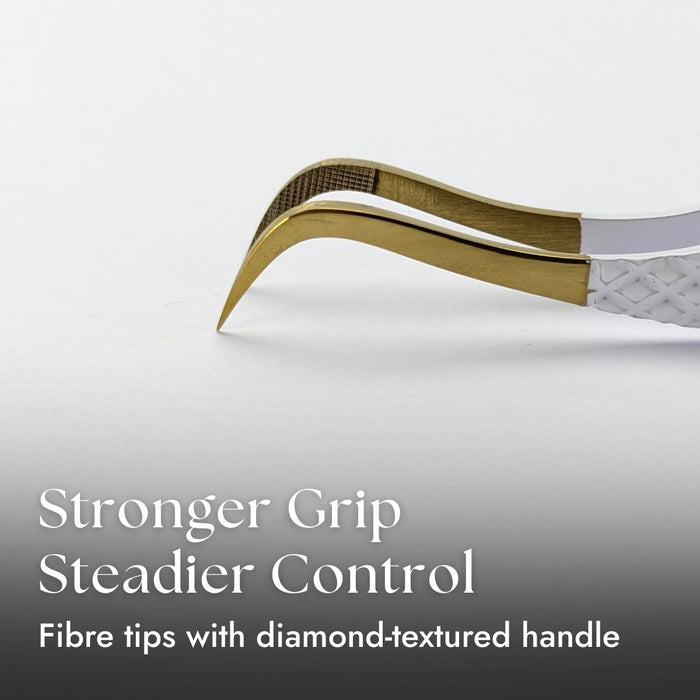 Fibre Tip Lash Tweezers - Hook Volume Close Up