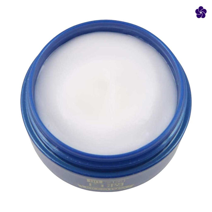 HADA LABO - Shirojyun Premium Deep Whitening Cream. Whitening cream texture. Murasaki Cosmetics. Japanese skincare Nederland & België.