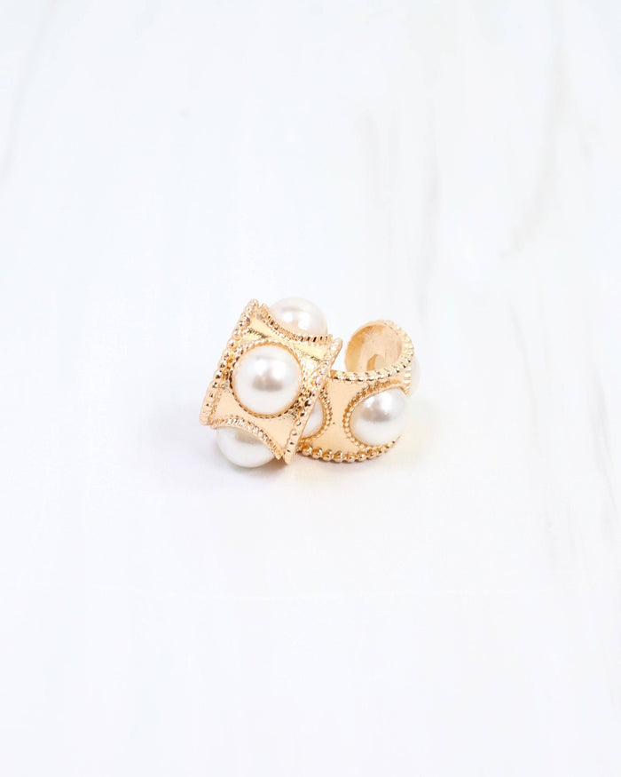 Huntington Pearl Hoop Earring Gold: Default