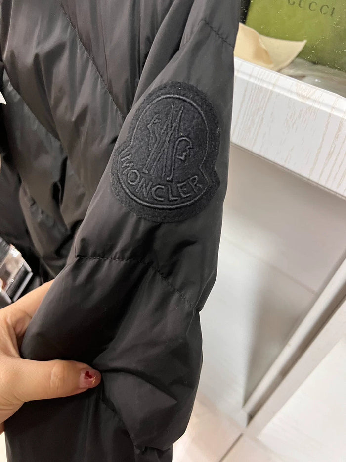 Moncler belted without fur black