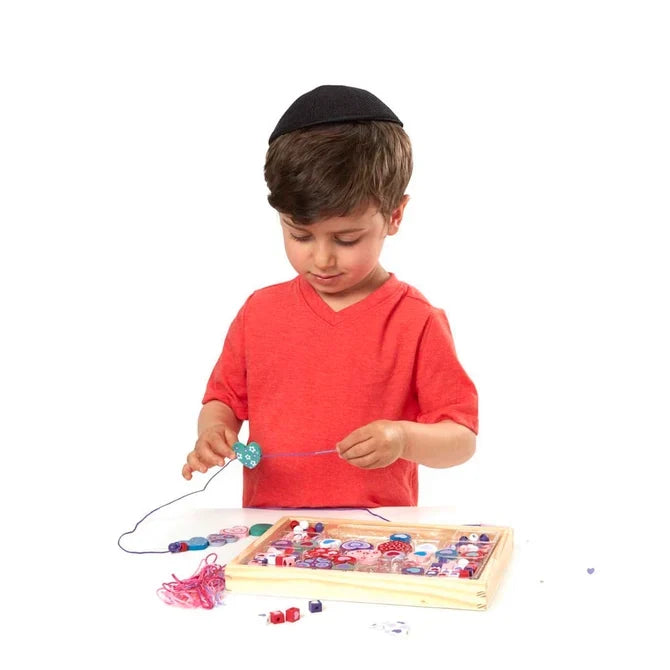 *NEW* Melissa & Doug Created by Me! Wooden Bead Kit - Heart Beads