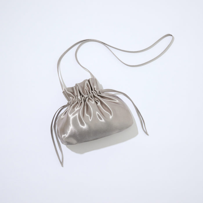 Mate-Mono, a Japanese brand known for its beautifully crafted, eco-friendly products, blending traditional techniques with contemporary design to create sustainable and functional accessories for everyday use.